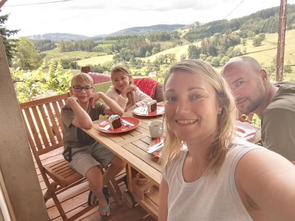 La Mazille , cossy vakantiestudio met zwembad in zuid-Bourgogne Anglure-sous-Dun Buitenkant foto