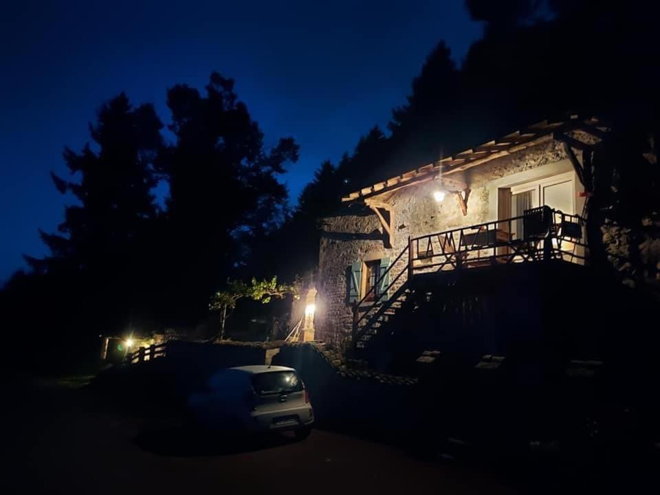 La Mazille , cossy vakantiestudio met zwembad in zuid-Bourgogne Anglure-sous-Dun Buitenkant foto