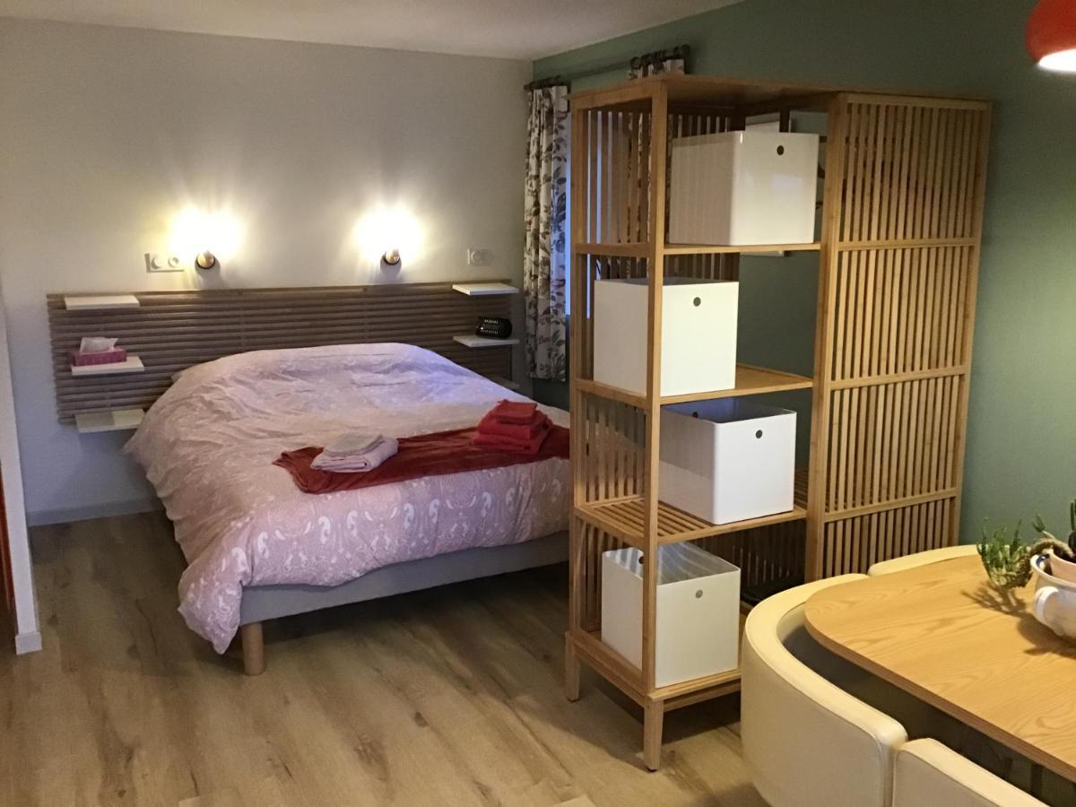 La Mazille , cossy vakantiestudio met zwembad in zuid-Bourgogne Anglure-sous-Dun Buitenkant foto