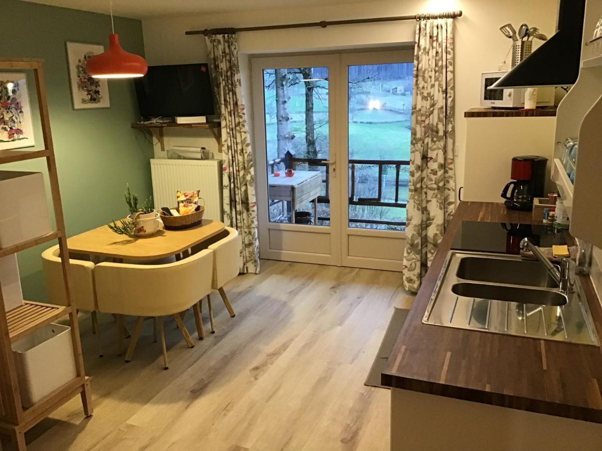 La Mazille , cossy vakantiestudio met zwembad in zuid-Bourgogne Anglure-sous-Dun Buitenkant foto