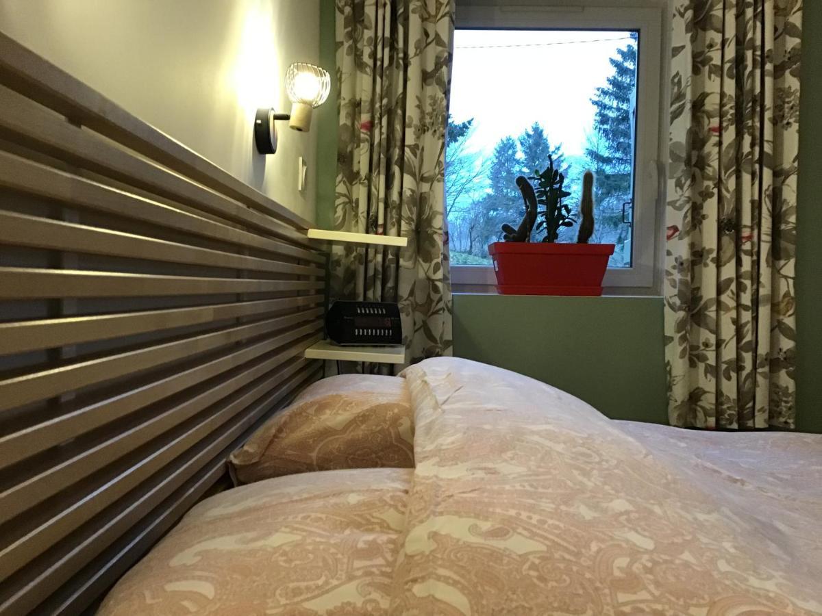 La Mazille , cossy vakantiestudio met zwembad in zuid-Bourgogne Anglure-sous-Dun Buitenkant foto